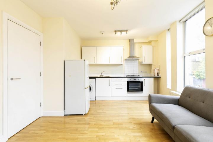 			1 Bedroom, 1 bath, 1 reception Apartment			 Mill Lane , West Hampstead